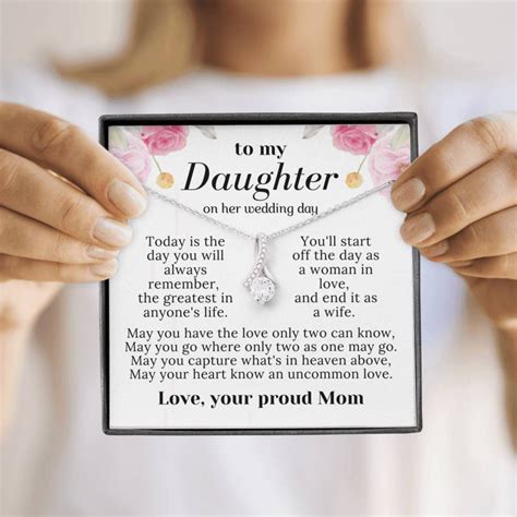 gifts from a mother to daughter on wedding day